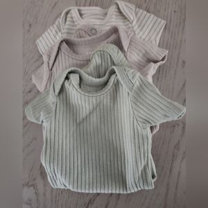 Carters Set of 3 Ribbed Baby Onesies in Pastel Colors Newborn
